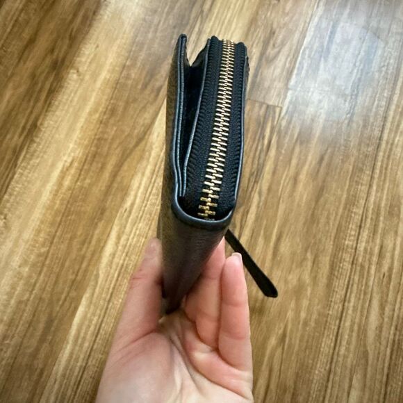 Kate Spade Lucy L Zip Black Leather Wristlet - Picture 5 of 7